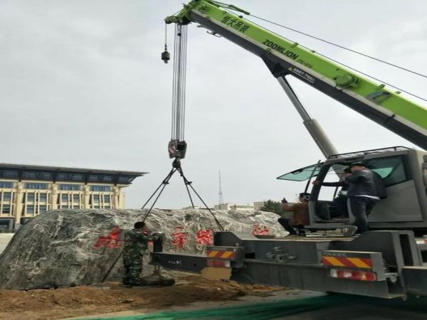 七台河市吊车租赁公司_吊车出租的维护保养的用处